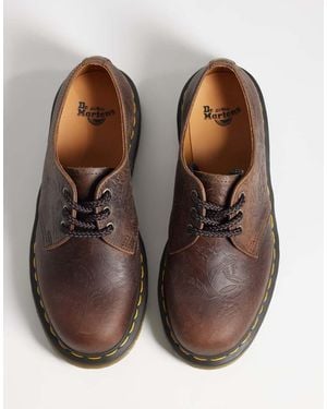 Dr. Martens Zapatos De Cuero Crazy Horse Con Relieve Floral En - Marrón