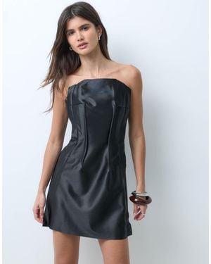 ASOS Robe courte structurée en satin style bardot avec coutures apparentes - Bleu