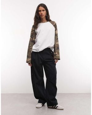 Collusion Maglia Boxy A Maniche Lunghe Raglan Bianca Con Stampa Mimetica - Bianco
