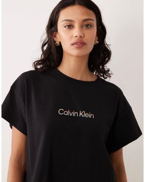 Calvin Klein Boxy Crop Pride Logo Tee - Black