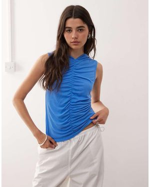 Monki Semi-Doorschijnende Tanktop Met Gerimpelde Voorkant En Capuchon - Blauw