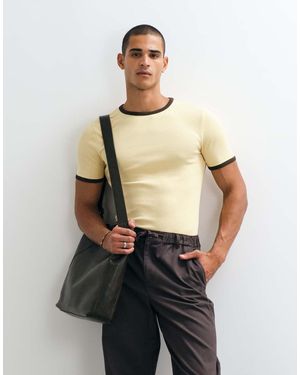 ASOS T-Shirt Attillata Gialla A Coste Con Bordi A Contrasto - Neutro