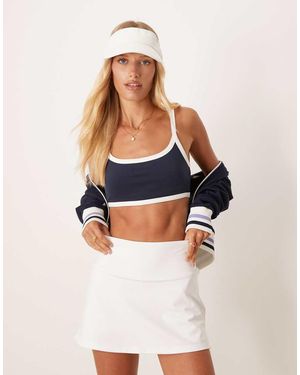 4505 Light Support Sports Bra With Contrast Piping And Removable Padding - Blue