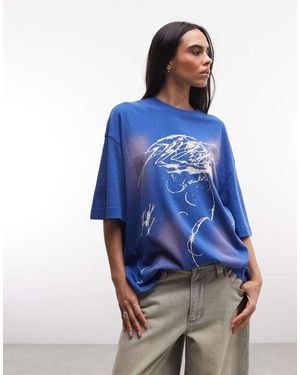 Weekday T-Shirt Oversize Slavato Con Stampa Grafica Effetto Spray - Blu