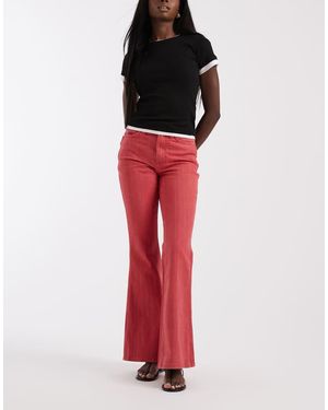 Wrangler Vaqueros De Campana Rojo Lavado De X Lainey Wilson