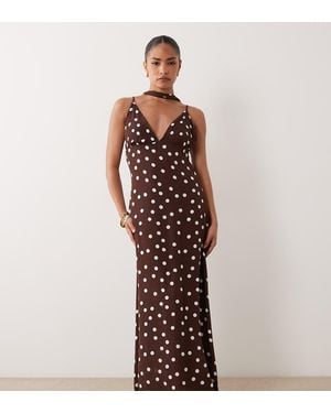 Vero Moda Vestito Lungo Con Spalline Sottili E Scollo A Sciarpa Color Cioccolato A Pois - Viola