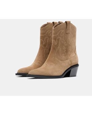 Stradivarius Split Leather Cowboy Ankle Boots - Natural