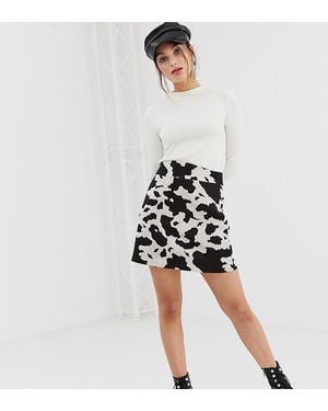 Stradivarius Falda acampanada con estampado de vaca - Blanco