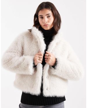 Vero Moda – kurzmantel aus superweichem kunstpelz - Natur