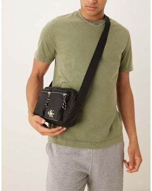 Calvin Klein Bandolera Pequeña Negra Utilitaria De -Negro - Verde