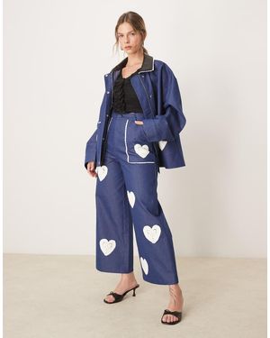 Sister Jane Pantalones Azul Denim Con Detalle De Corazones De