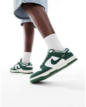 Nike Dunk Low Trainers - Green