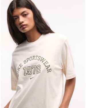 Nike Boxy Varsity Graphic T-Shirt - Natural