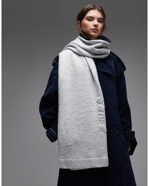 ASOS – flauschiger, handbestickter strickschal - Grau