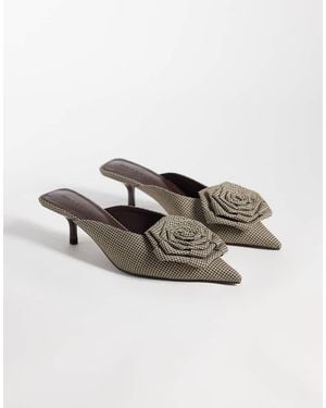 ASOS Mules Met Puntige Kittenhak En Corsagedetail - Meerkleurig
