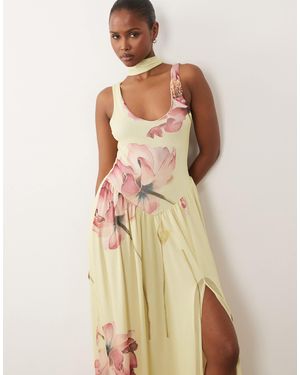 ASOS Robe longue près du corps à imprimé fleurs avec détail foulard - citron - Neutre