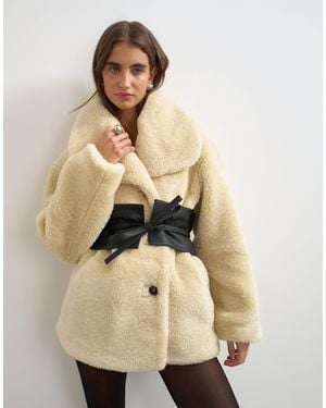 TOPSHOP Teddy-mantel mit gürtel - Natur