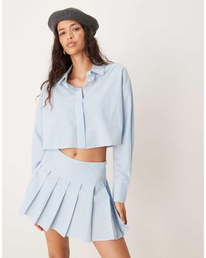 ASOS – ultimate – kurze, gestreifte hemdbluse - Blau