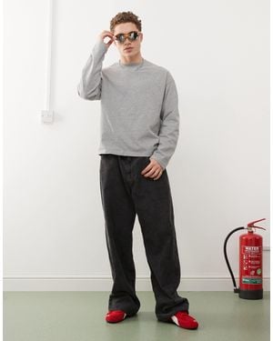 Weekday – kastiges, langärmliges t-shirt - Grau