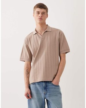 ASOS Ruimvallende Polo Met Reverskraag En Brede Ribbels - Naturel