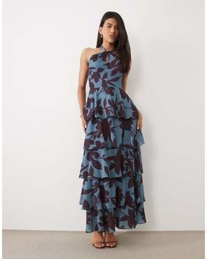 Pretty Lavish Vestido Maxi Escalonado De Gasa Con Cuello Halter Y Abertura En Forma De Lágrima, Estampado Floral Azul-Multi
