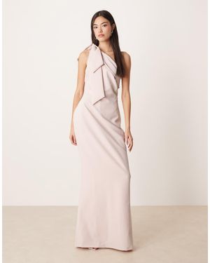 Pretty Lavish Vestido De Dama De Honor Largo Rosa Asimétrico Con Detalle De Lazo De Crepé Nevaeh De