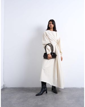 TOPSHOP Robe mi-longue nouée à ourlet asymétrique - babeurre - Blanc