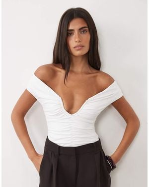 ASOS Body Con Escote Bardot Y Detalle De Cuello Redondo En-Blanco