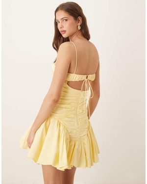 ASOS Vestido Corto Amarillo De Tirantes Con Falda De Corte Amplio Y Pecho Fruncido De