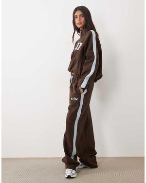 Kaiia Conjunto De Jogger De Pernera Ancha Con Detalle De Logo Bordado En Bebé-Marrón