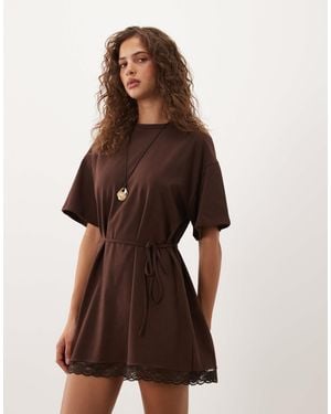 ASOS Kurzarm-minikleid mit taillierter taille und spitzensaum - Braun