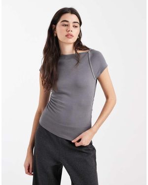 ASOS Camiseta Con Mangas De Casquillo Y Detalle Fruncido De Canalé De - Gris