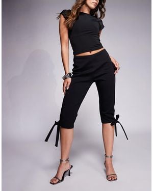 ASOS Pantalones Capri Negros Con Abertura Lateral Y Detalle De Lazo De Punto Roma De