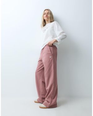 adidas Originals Essential Trackies - White