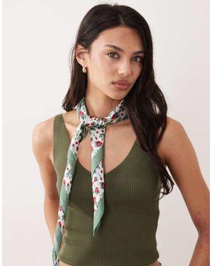 Accessorize Vierkante Sjaal Van Satijn Met Aardbeienprint - Groen