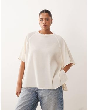ARRANGE Curve Hybrid Textured Raglan Tee - White
