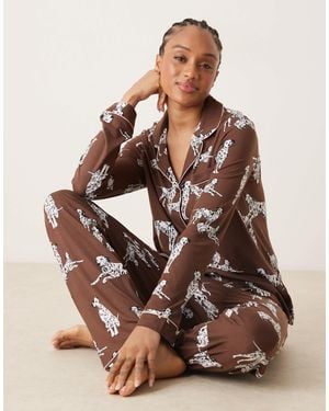Chelsea Peers – exclusive – pyjama - Braun
