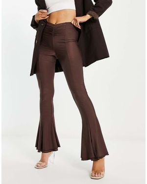 Annorlunda Pantalones De Campana Color Chocolate Intenso Con Acabado Ultrabrillante De -Marrón