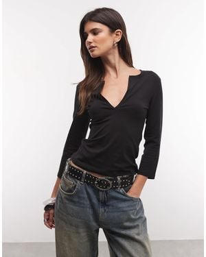 Weekday V-Neck Three Quarter Length Sleeve Top - Black