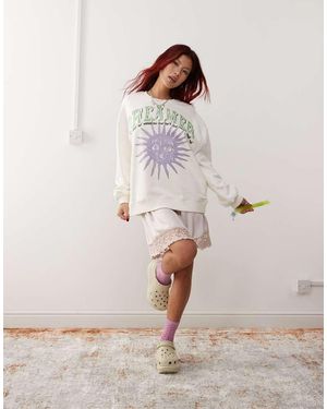 Monki Sudadera Blanca Extragrande Con Estampado Delantero "Dreamer" De - Neutro