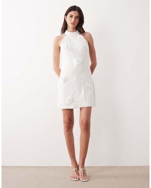 Y.A.S Vestido Corto Blanco Con Cuello Halter Y Aplicación Floral Tridimensional De Lentejuelas De