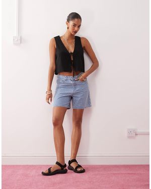 Noisy May – gestreifte loose fit jeans-shorts - Pink
