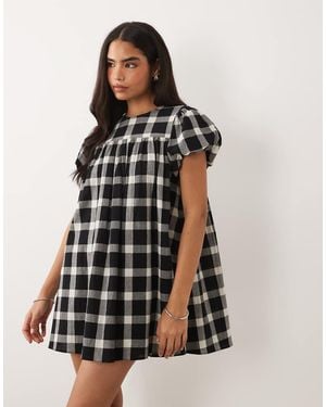ASOS Vestitino Babydoll Con Maniche A Sbuffo A Quadri Monocromatici - Bianco