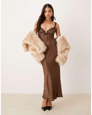ASOS Vestido Lencero Largo Marrón De Satén Con Ribete De Encaje De - Neutro