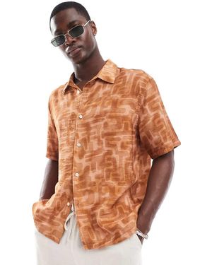 Bershka Camicia Arancione Bruciato Con Stampa Astratta - Marrone
