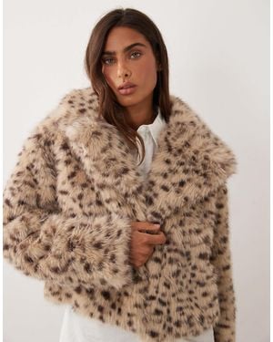 Miss Selfridge Faux-fur-crop-jacke mit animal-print - Braun