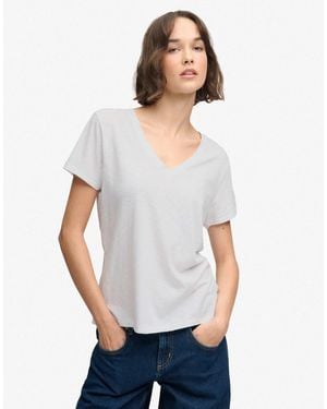 Superdry – studios – besticktes t-shirt - Weiß