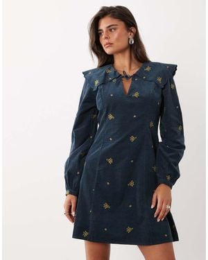 Nobody's Child Hannah Cord Oversized Jurk Met Geschulpte Rand, Geborduurde Kraag En Mini - Blauw