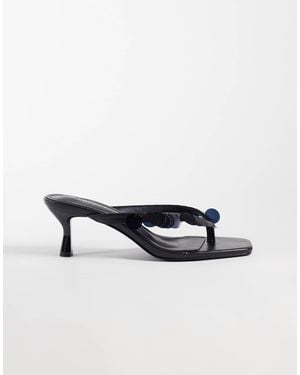 SIMMI Simmi London Wide Fit Toe Post Kitten Heel Sandals With Sequins - White