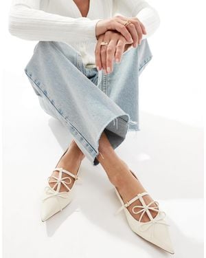Stradivarius Bow Detail Pointed Flat Shoe - Blue